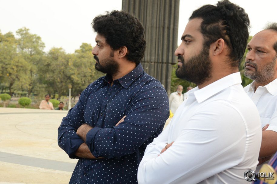 NTR-Family-Visit-to-NTR-Ghat-2016